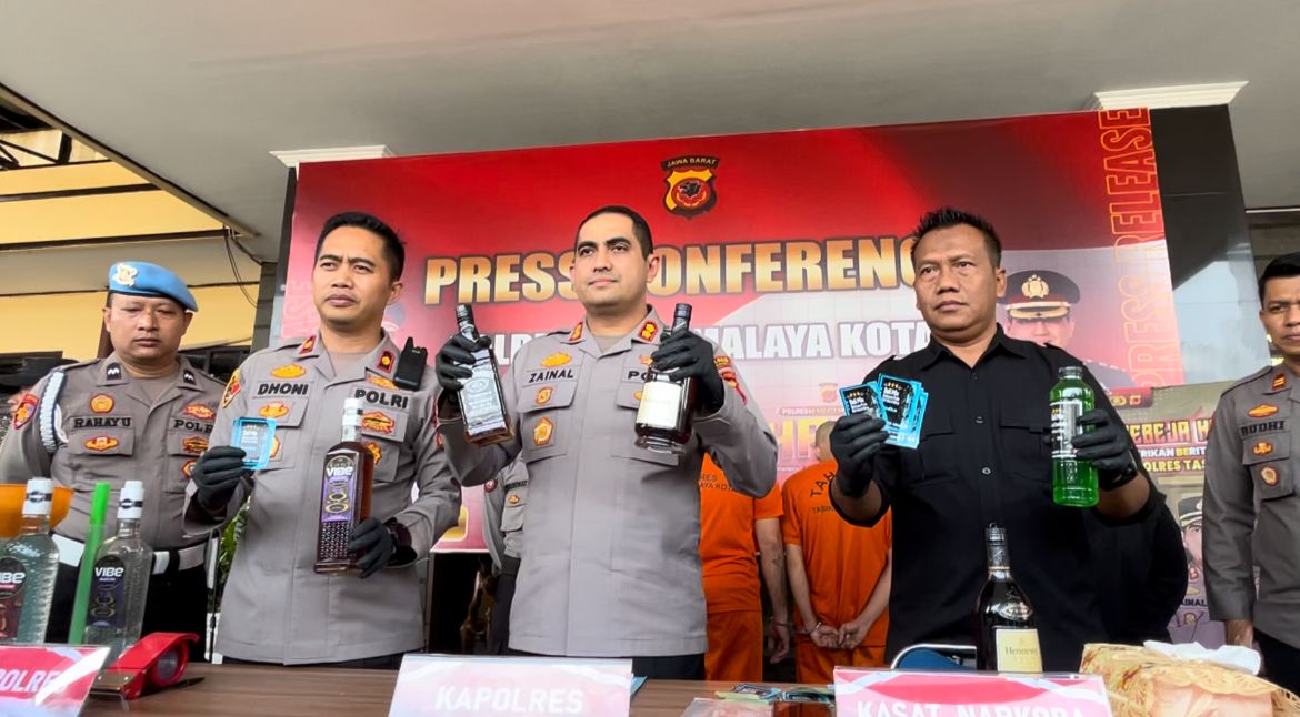Satreskrim Polres Tasikmalaya Kota: 2 Pelaku Pembuat dan Pengedar Minuman Oplosan Dijerat Dengan Ancaman 15 Th Penjara