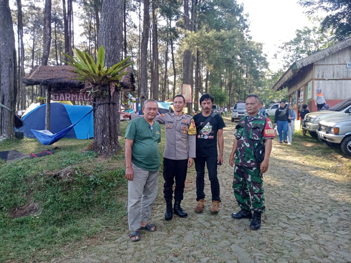 Polsek Cikoneng Monitoring Kegiatan Komunitas Mobil di Darmacaang