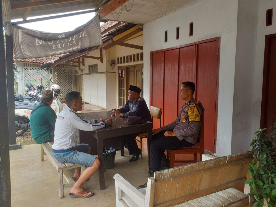 Polsek Cijeungjing Beri Himbauan ke Warga di Desa Ciharalang Waspada Terhadap TPPO