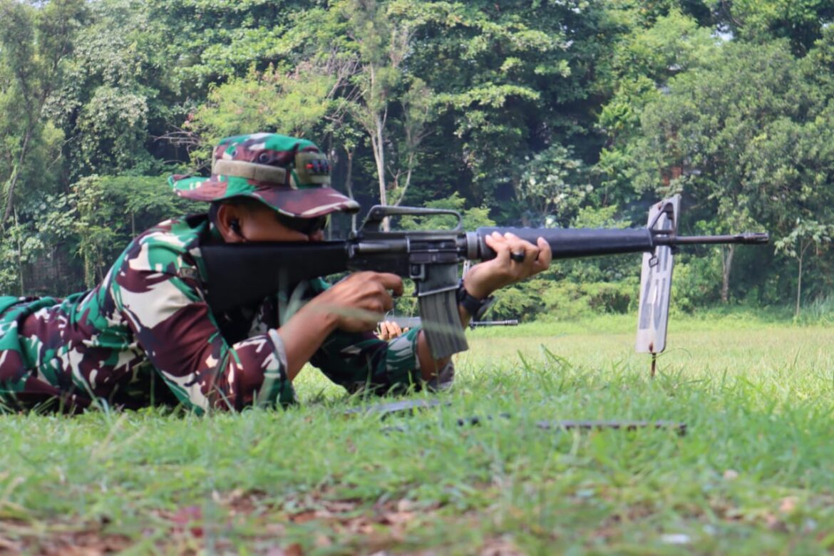 Asah Kemampuan Menembak, Kodim 0504/Jakarta Selatan Gelar Latihan Menembak.