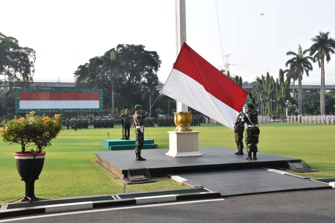 Upacara Bendera Menumbuhkan Nilai Kebangsaan dan Disiplin Prajurit