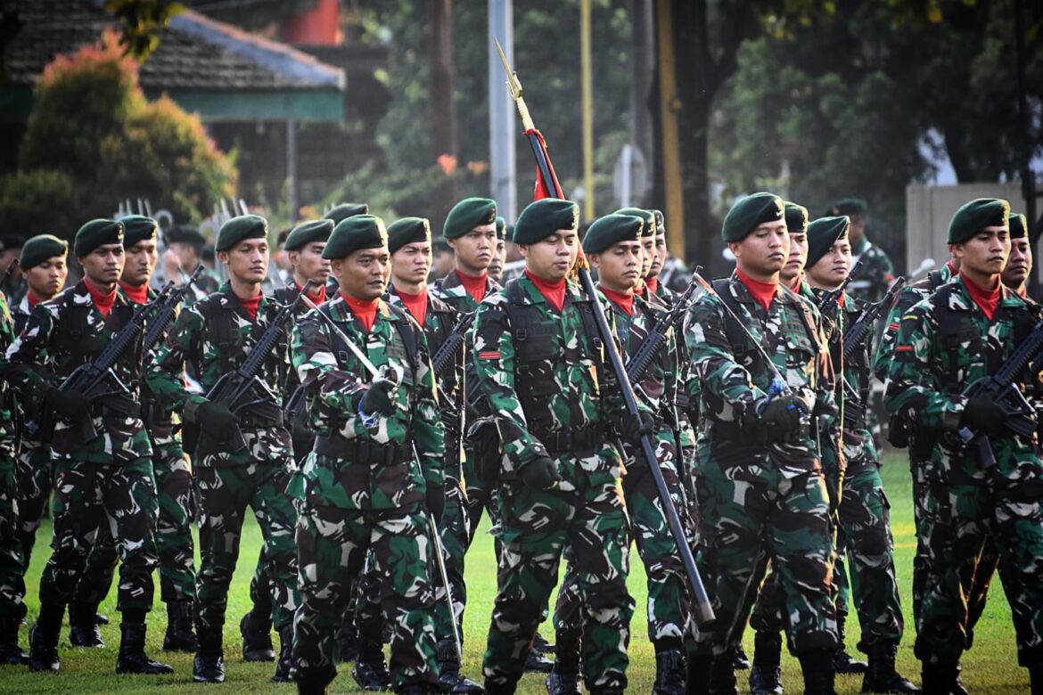 Batalyon Infanteri Mekanis 202/Tajimalela Gelar Upacara Bendera Mingguan