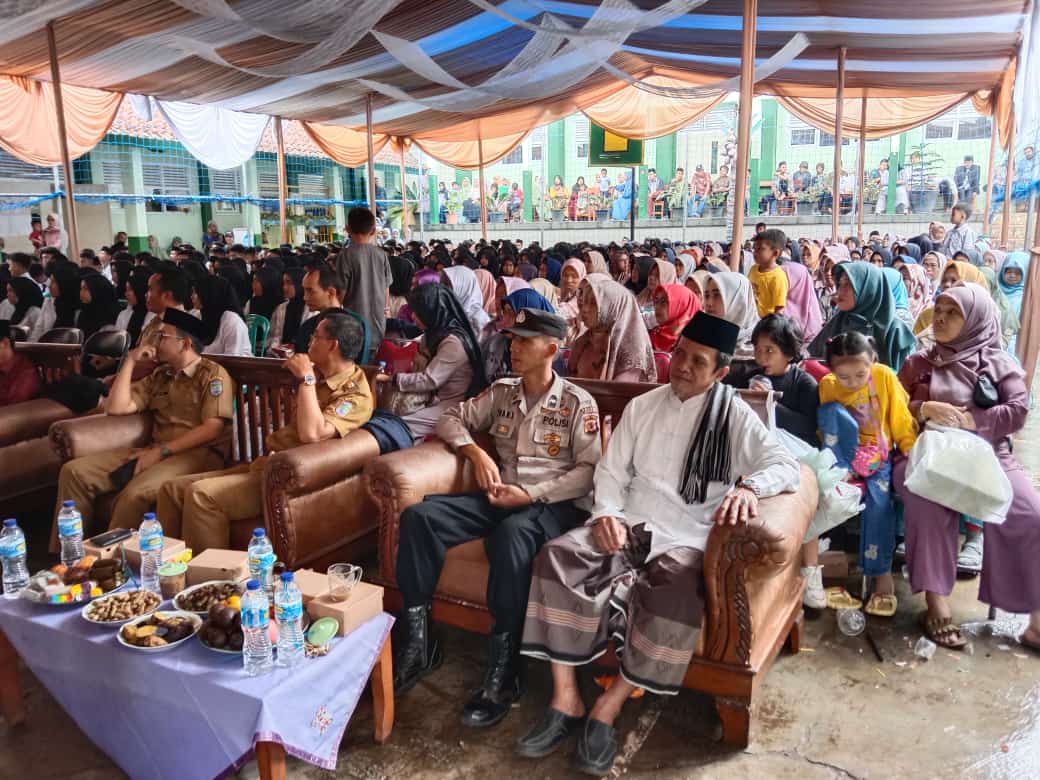 Antisiapsi C3, Polsek Rajadesa Polres Ciamis Hadiri Perpisahan Siswa Kelas IX MTs Negeri 13 Ciamis