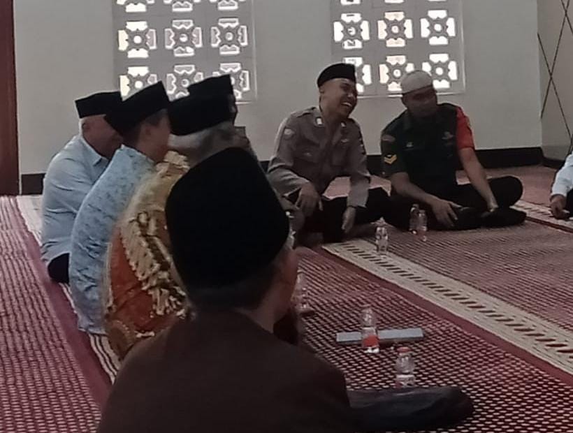 Polsek Rajadesa Polres Ciamis Hadiri Pengajian dan Triwulan MUI di Mesjid Besar Baitul Huda Rajadesa
