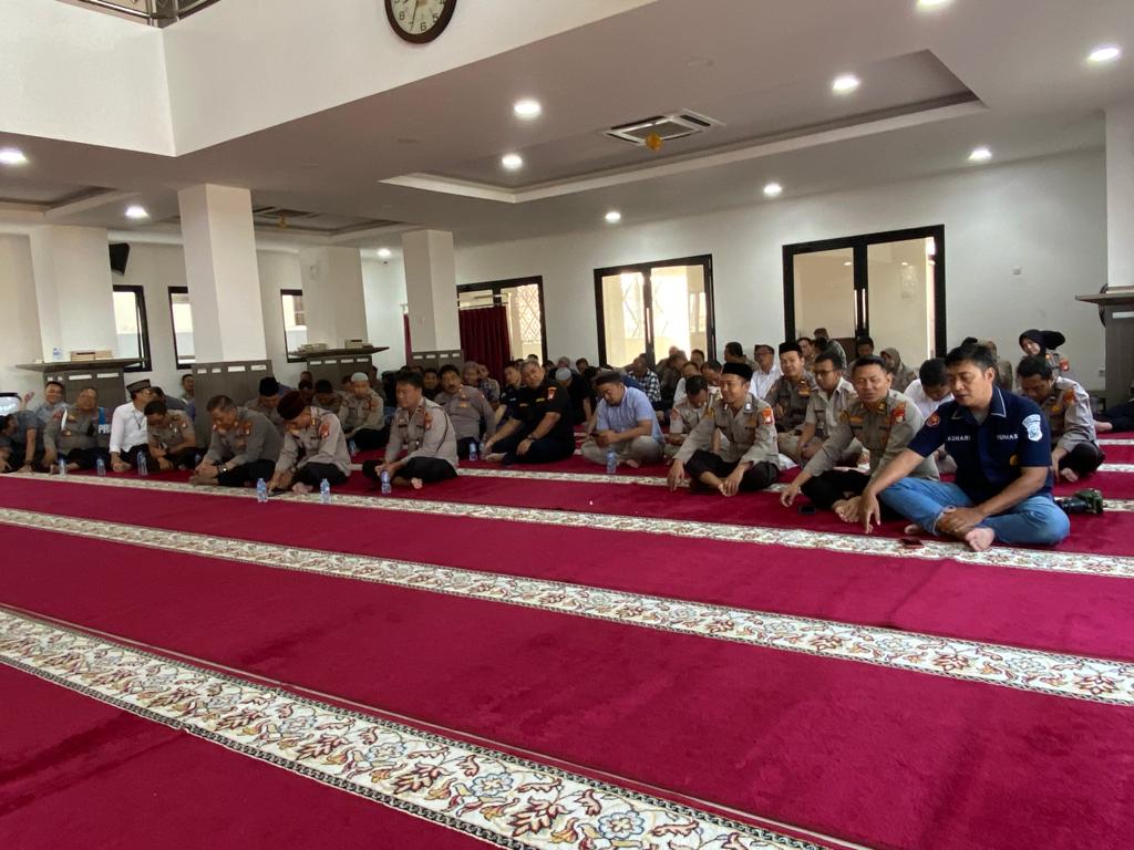 Polres Metro Jakarta Barat Melaksanakan Kegiatan Zoom Meeting Pembinaan Mental Dan Rohani