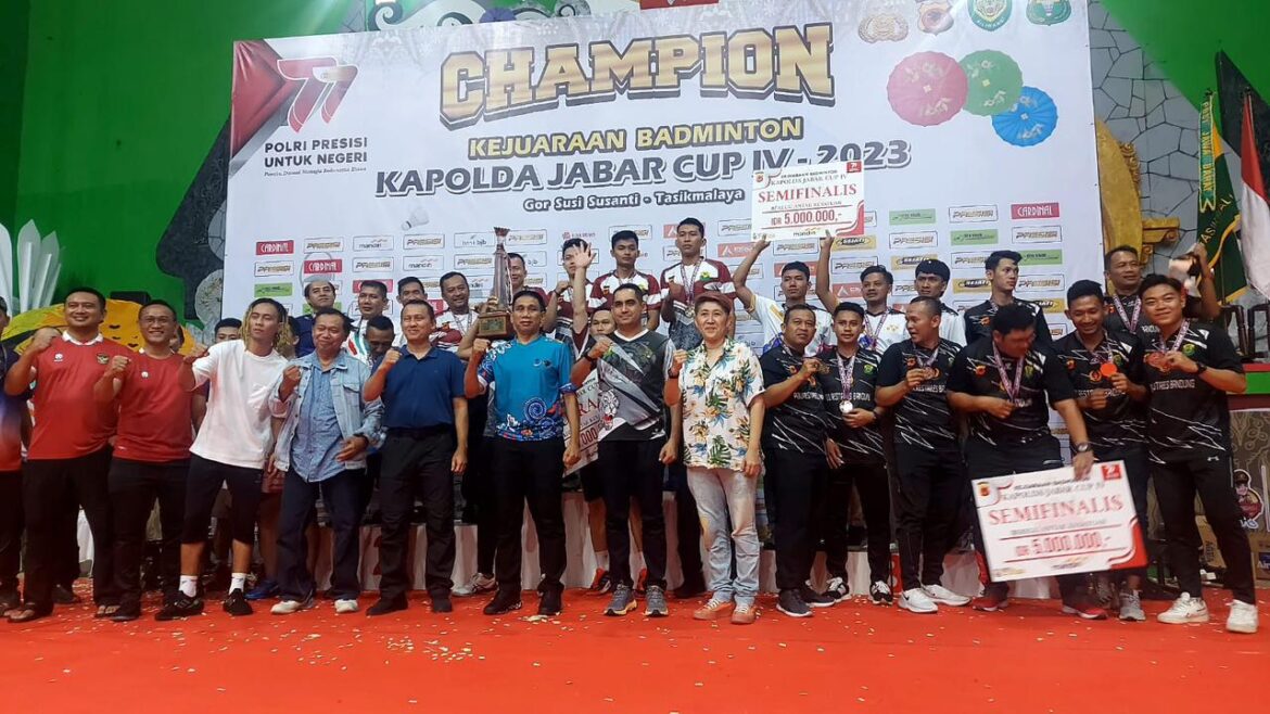 Kejuaraan Badminton Piala Kapolda Cup IV 2023 Berakhir, Tim Polda Jabar Raih Juara Umum
