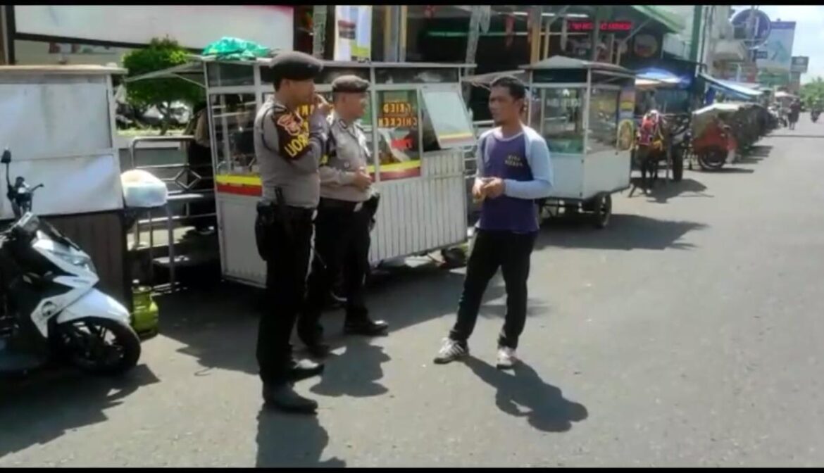 Antisipasi Aksi Kejahatan, Sat Samapta Ciamis Gelar Giat Himbauan Kamtibmas di Pasar Ciamis