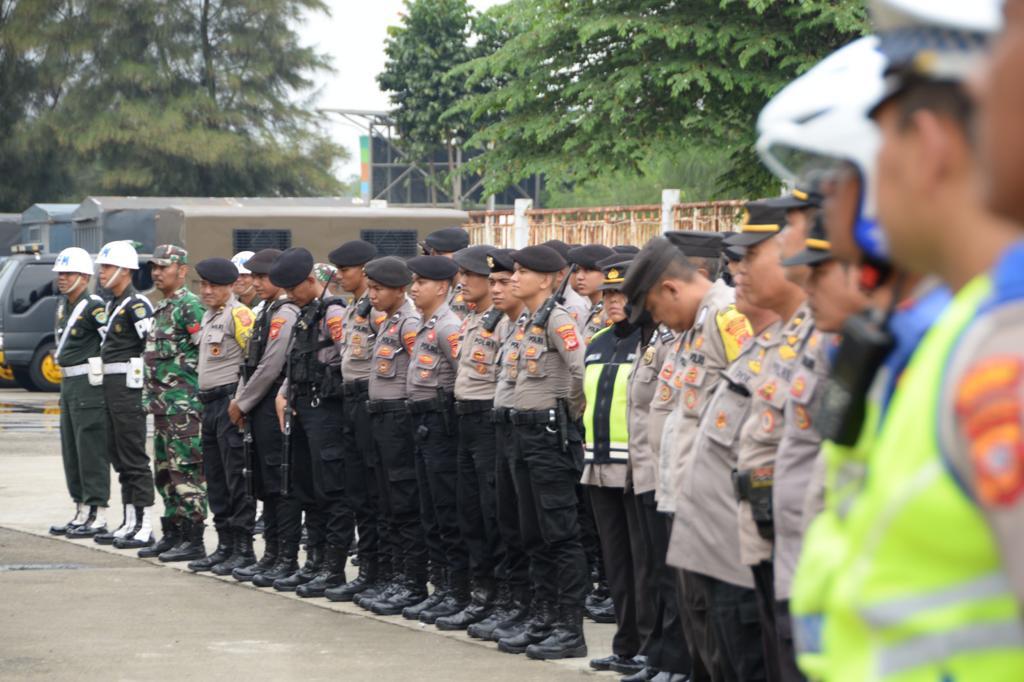 Pengamanan Pihak Kepolisian Polres Bogor Baik Berseragam Dinas dan Preman dalam Konser  Musik di Pakansari Antisipasi Adanya Percaloan Tiket Masuk
