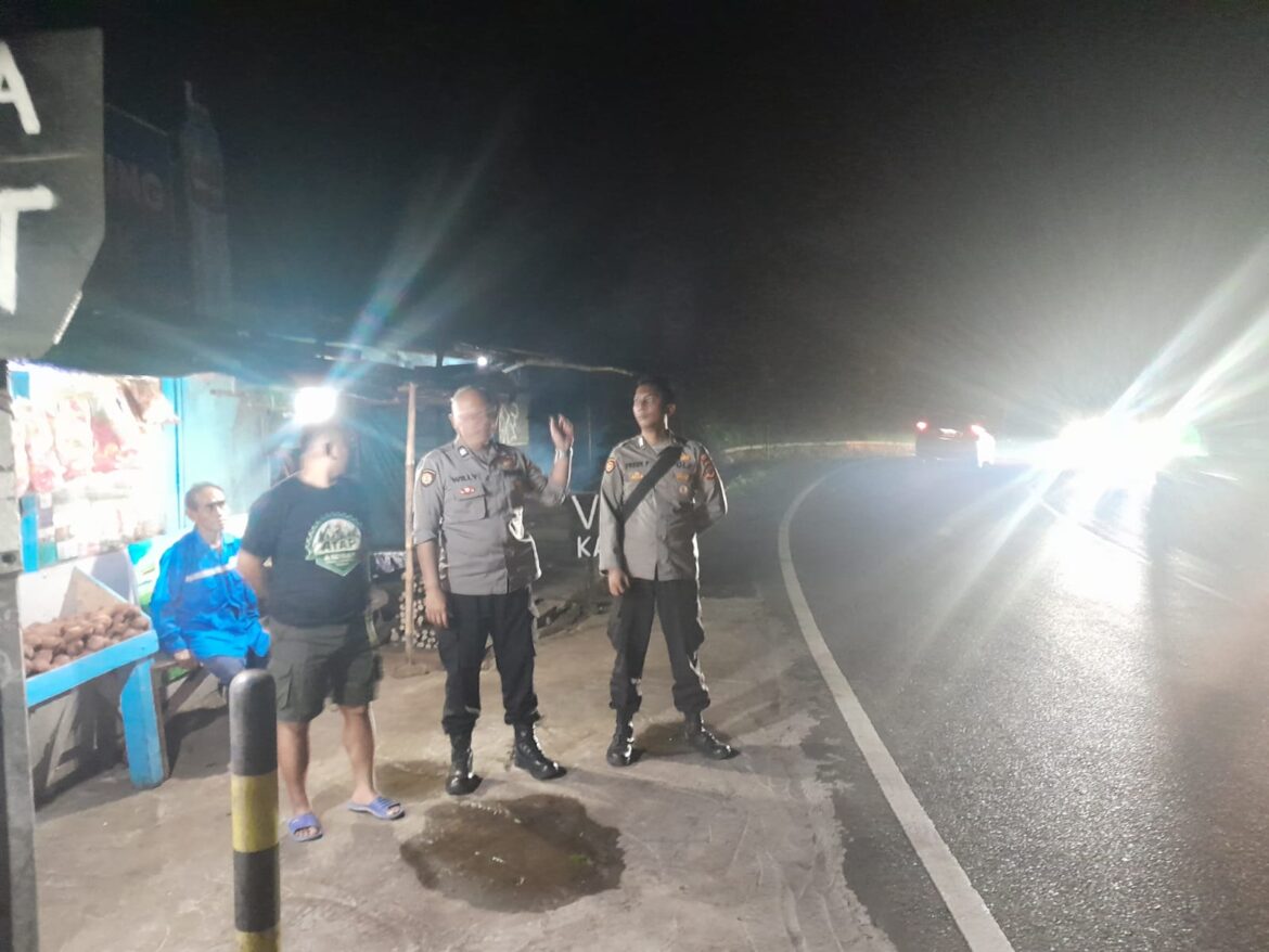 Polsek Cisarua Polres Bogor Gelar Olah TKP Lahan Kosong Yang Terbakar