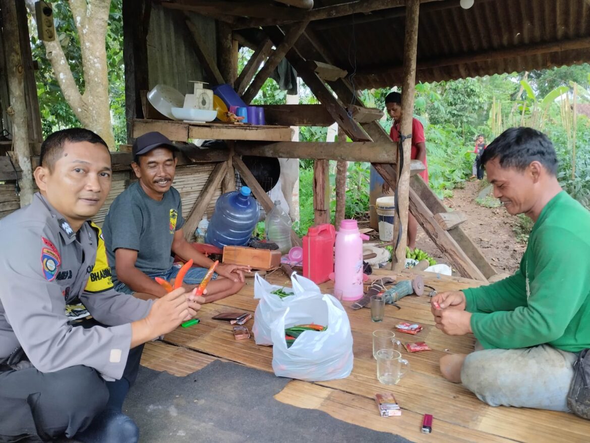Polsek Cijeungjing Beri Himbauan ke Warga di Desa Kertaharja Waspada Terhadap TPPO