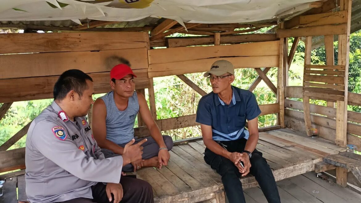 Lakukan Mapping Wilayah Terkait TPPO Bhabinkamtibmas Beri Himbauan Kapada Masyarakat di Wilayahnya