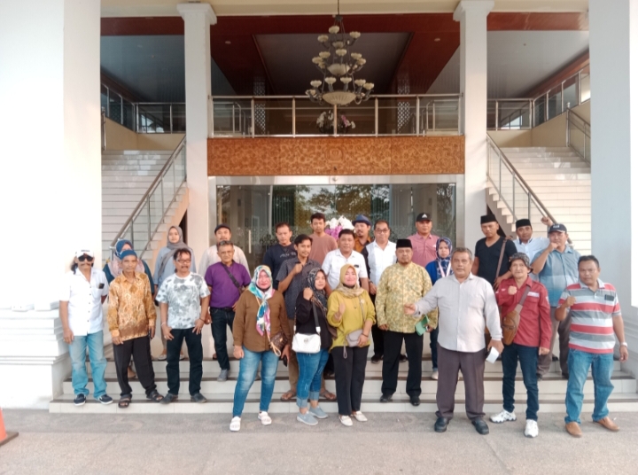 Warga Kelurahan Sertajaya Sampaikan Penolakan Pembangunan TPK Dalam Rapat Kerja Komisi III DPRD Kab Bekasi