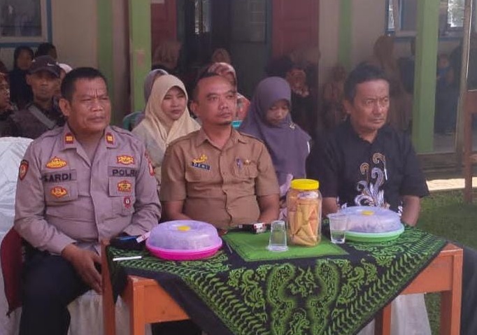 Polsek Banjarsari Polres Ciamis Hadiri Pelepasan dan Kenaikan Kelas Siswa SMP dan SMK Pasawahan