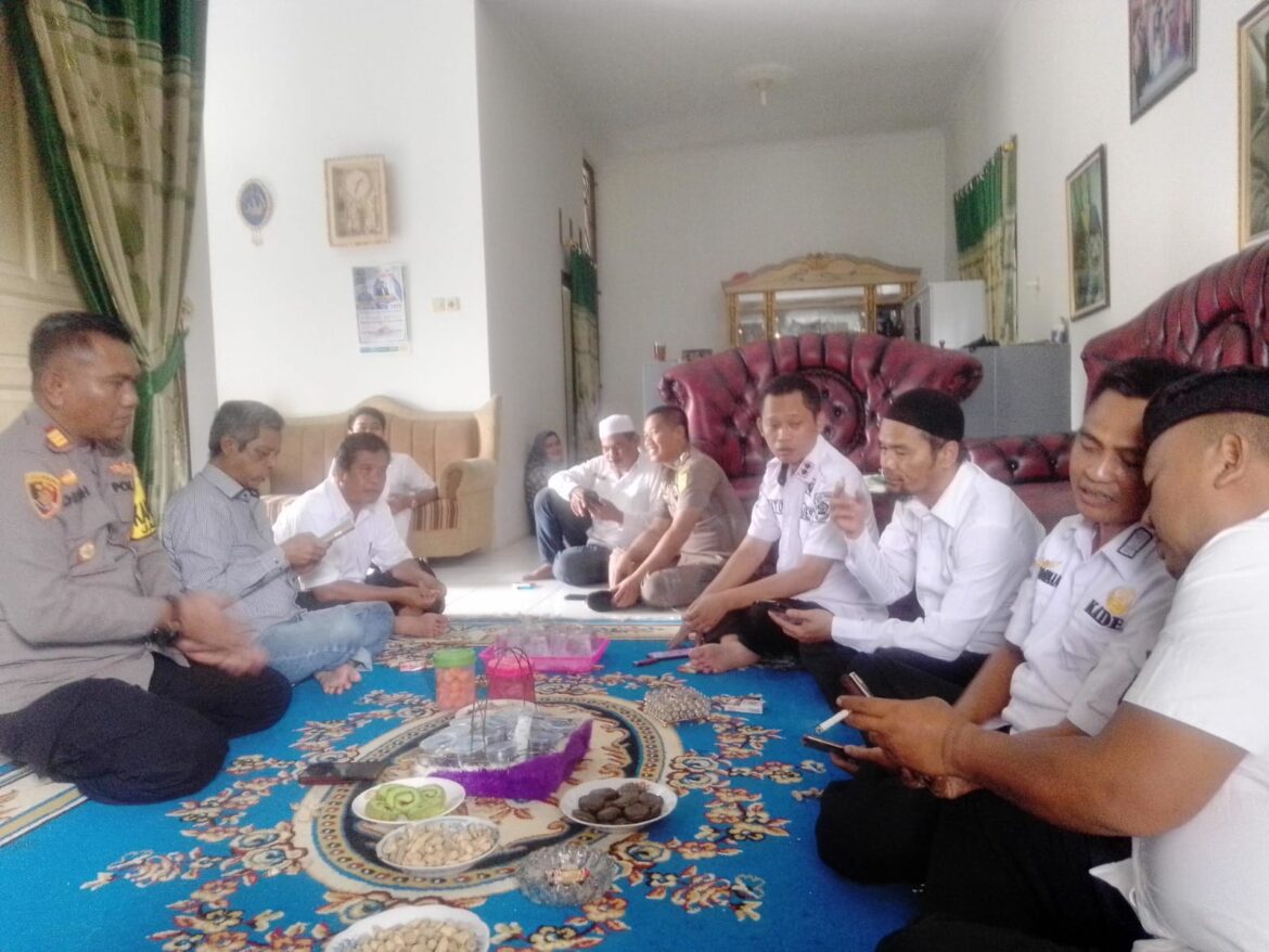 Kapolsek Jasinga Bersama Para Kades Melaksanakan Sosialisasi Serta Himbauan Sinergitas Untuk Menjaga Kamtibmas