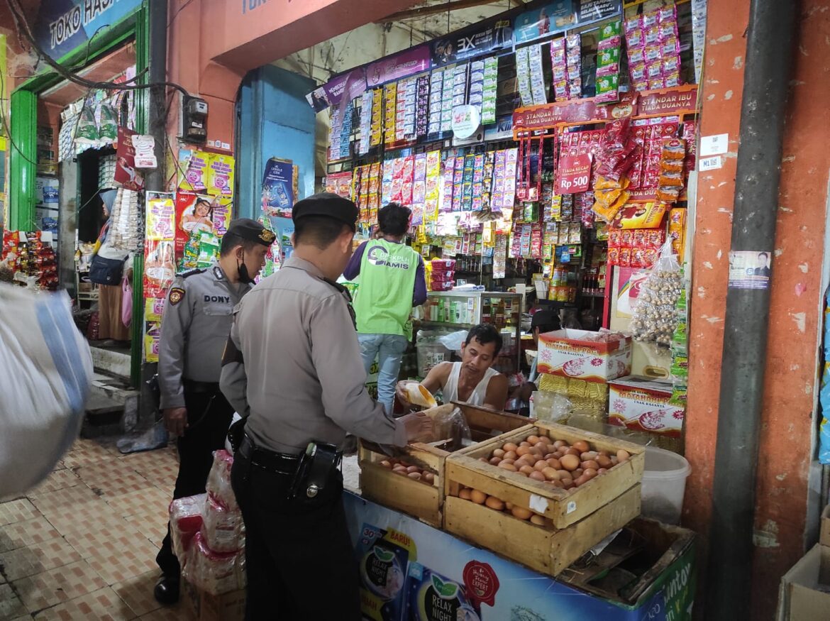 Satuan Samapta Intensifkan Patroli ke Pasar Cek Kebutuhan Bahan Pokok