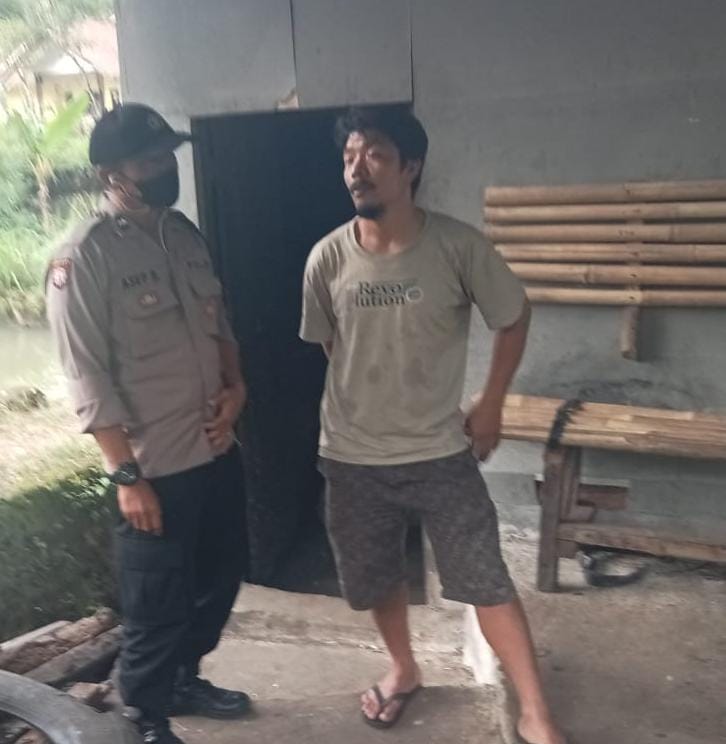 Gali Informasi, Personel Polsek Cikoneng Sambang dan Silaturahmi dengan Warga Desa Gunungcupu