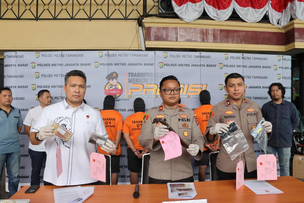 Seorang Pria Berinisial WWT Menjadi Otak Pengeroyokan Terhadap Korban Yakni Kekasih Dari Mantan Pacarnya.