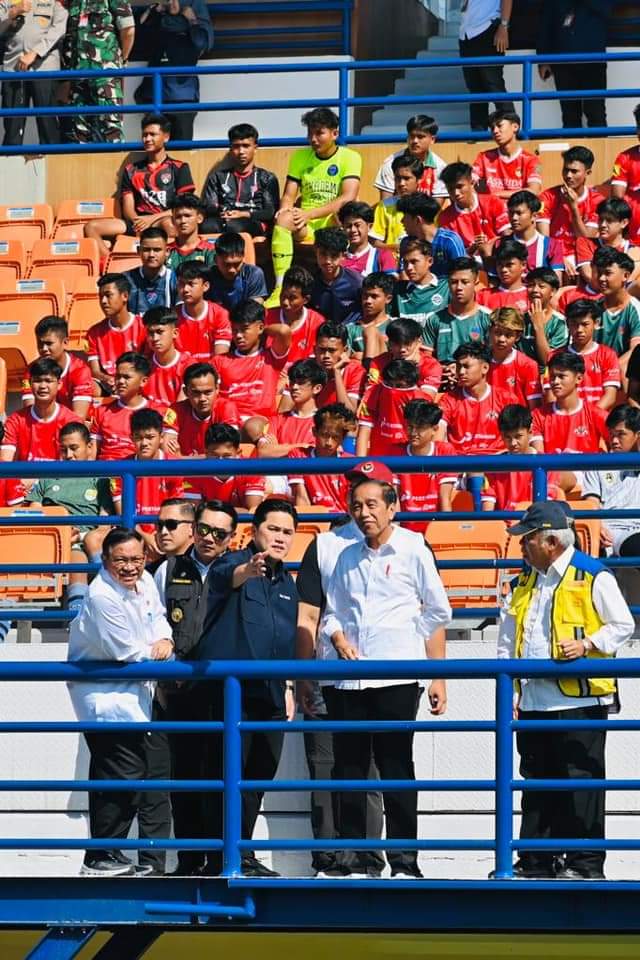 Kunjungi Stadion Si Jalak Harupat, Presiden Cek Kesiapan untuk Piala Dunia U-17