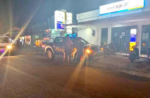 Polsek Cimaragas Polres Ciamis Sambang kepada Warga Desa Sukasari Sampaikan Himbauan Kamtibmas