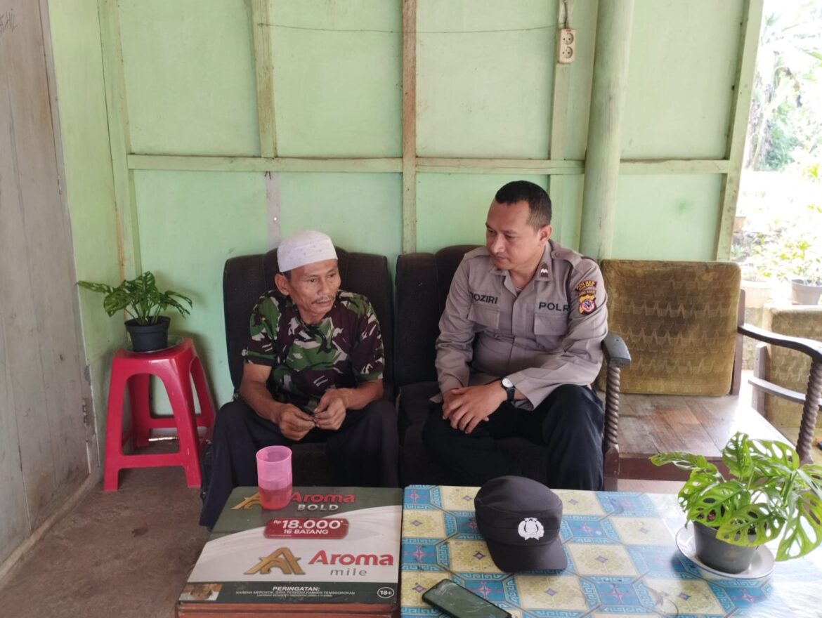 Polsek Sukadana Terjunkan Polisi RW Sambang ke Warga Desa Salakaria Guna Sosialisasikan Bahaya TPPO