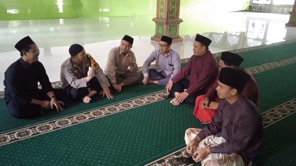 Bhabinkamtibmas Laksanakan Kegiatan Dialogis Kepada Tomas Dan Warga Binaan Sebagai Wujud Kemitraan Diwilayah Megamendung