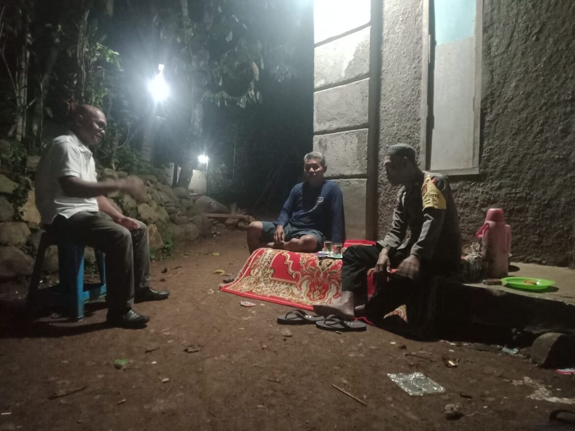 Bhabinkamtibmas Wilayah Hukum Polsek Rumpin Sambangi Warga Serta Patrolo Pengecekan di Wilayah Binaannya