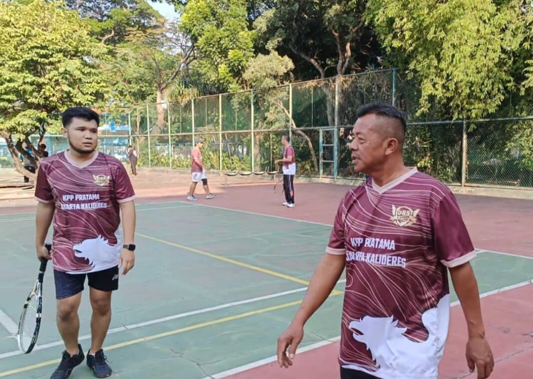 Coach Tennis Pakde Kardji Beri Dukungan Atlet KPP Kalideres Dalam Kejuaraan DJP Kanwil Jakbar