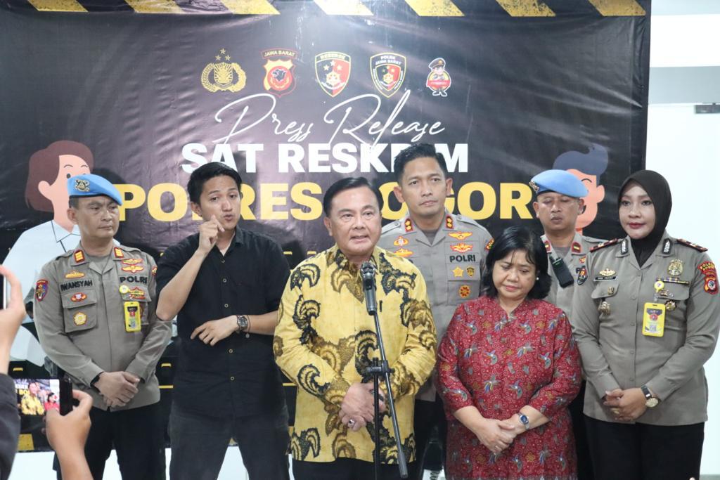 Polres Bogor Gelar Kasus Perkara Tertembaknya Anggota Densus di Cikeas Bogor, Orang Tua Korban Berikan Apresiasi Kinerja Kapolres Bogor Dan Polres Bogor Cepat Dalam Menangani Perkara Anaknya