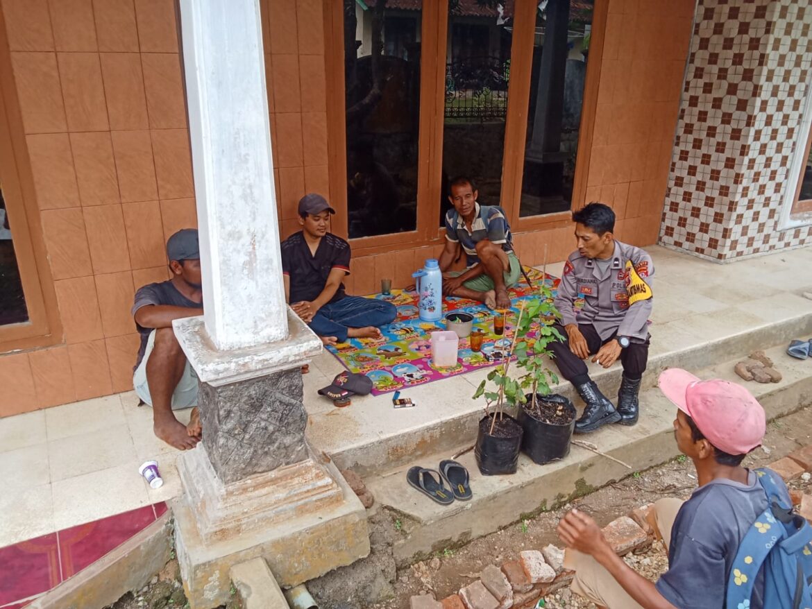Gali Informasi, Polsek Rancah Sambang dan Himbauan Kamtibmas kepada Warga Desa Karangpaningal
