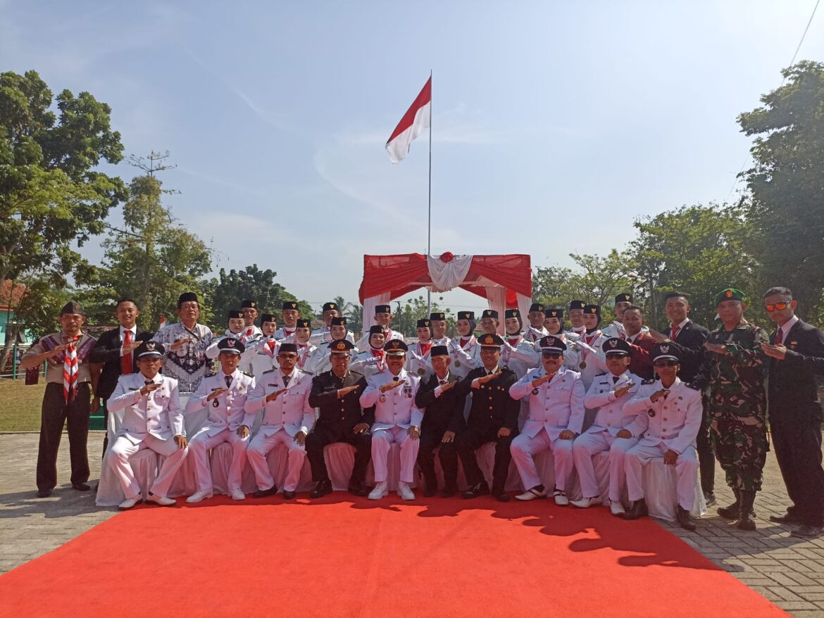 Camat Sukakarya H. Hanif, S.Sos. MM Pimpin Langsung, Upacara HUT RI Ke-78 Tahun 2023