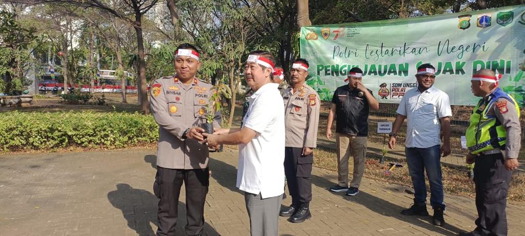 Peringati Hari Kemerdekaan RI Ke 78 tahun, Polsek Pademangan Lakukan Penanaman 15 Ribu Pohon Serentak Guna Perbaiki Kualitas Udara