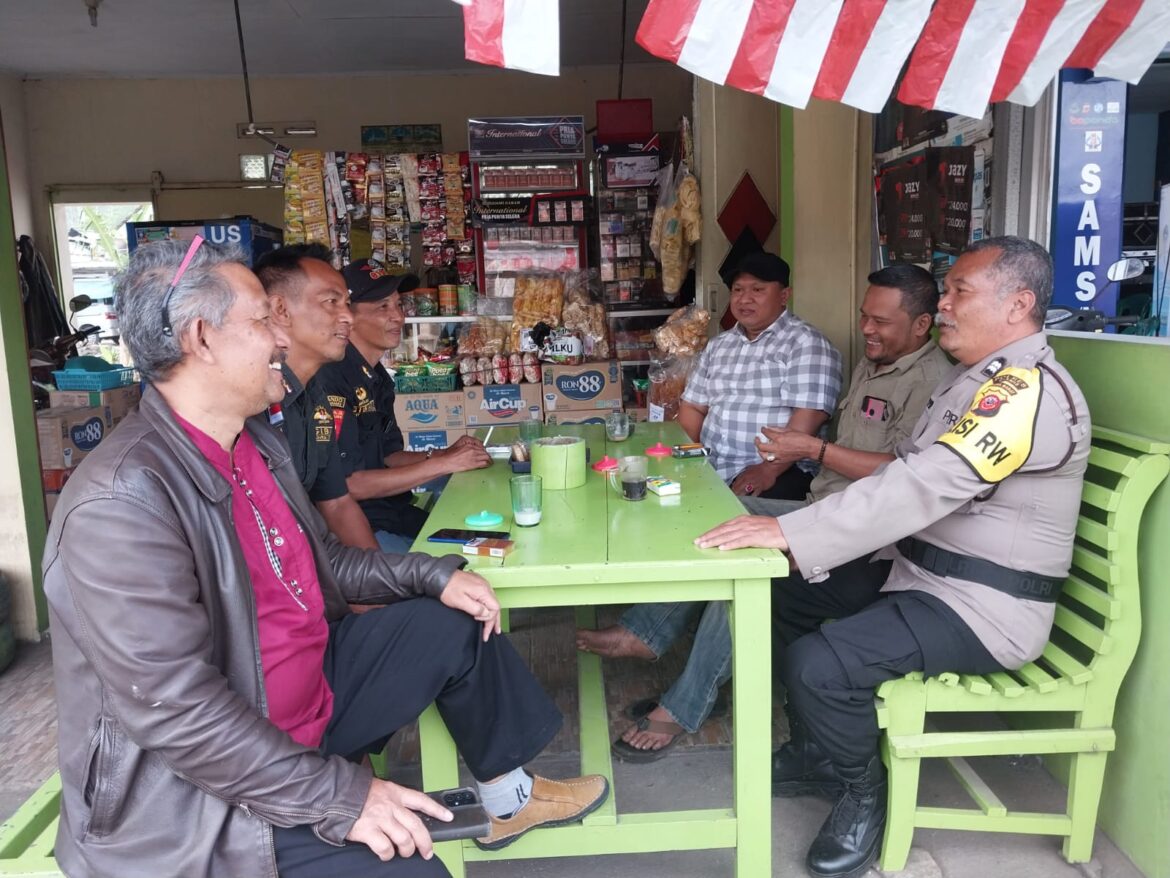 Polsek Panumbangan Polres Ciamis Sambangi Warga Desa Tanjungmulya Sampaikan Himbauan Kamtibmas