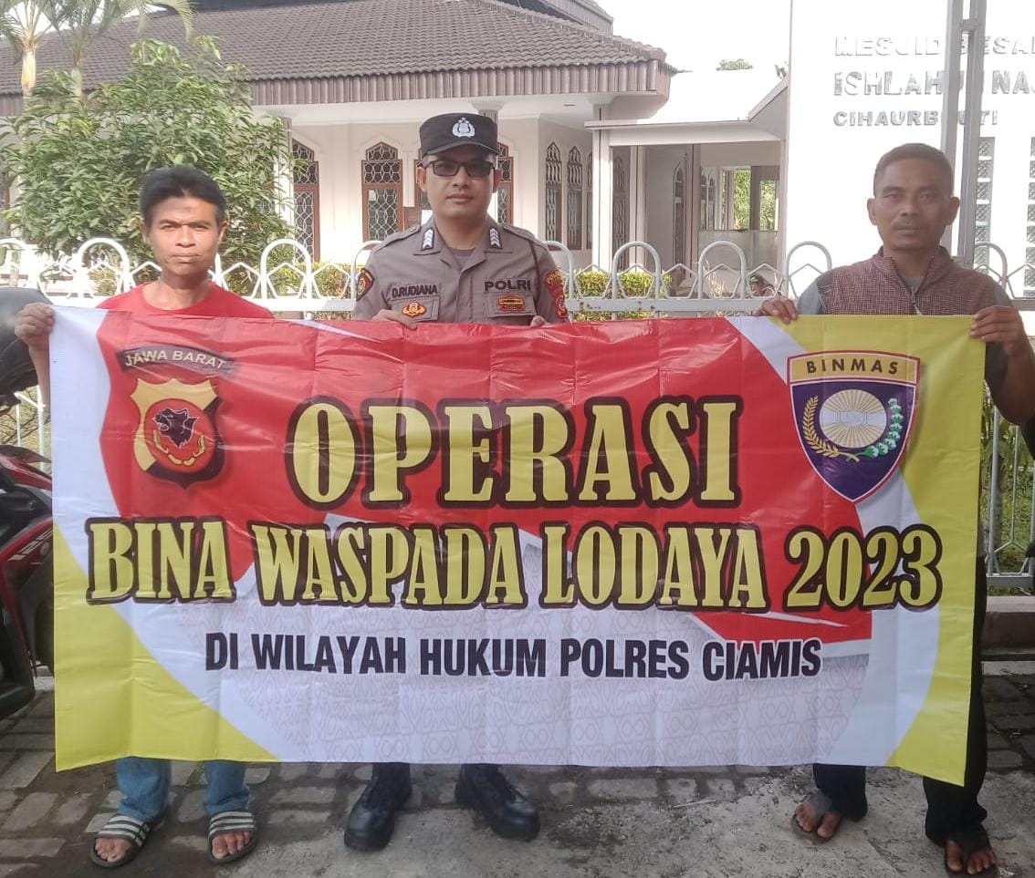Polsek Cihaurbeuti Polres Ciamis: Sambangi Warga Desa Cihaurbeuti Gelar Operasi Bina Waspada Lodaya Tahun 2023