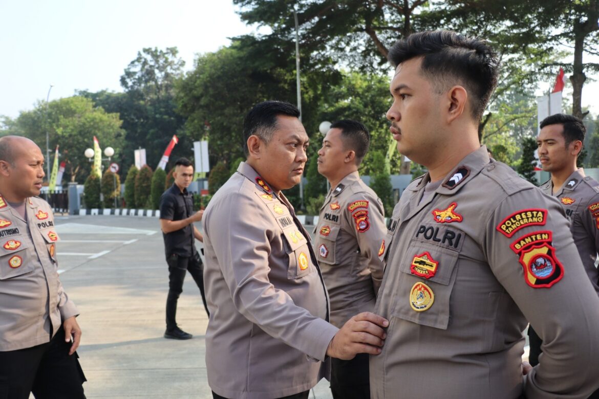 Pimpin Apel Pagi, Waka Polresta Tangerang Cek Kerapian Dan Sikap Tampang