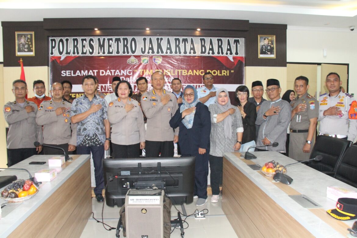 Kombes Pol Drs Azis Saputra Bersama Tim Pusat Penelitian dan Pengembangan Kepolisian Negara Republik Indonesia (Puslitbang Polri) Kunjungan ke Polres Metro Jakarta Barat