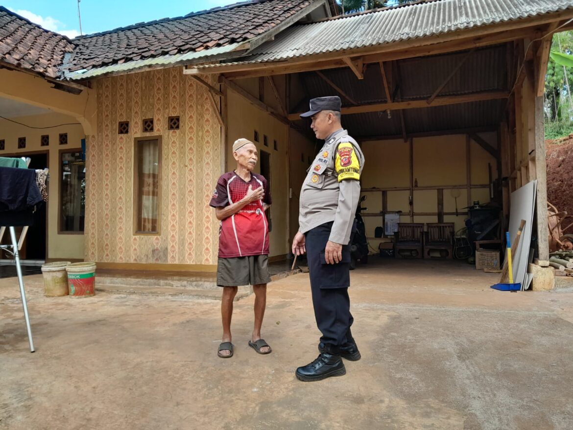 Polsek Sukadana Polres Ciamis Sambang dan Silaturahmi dengan Tokoh Masyarakat Desa Sukadana