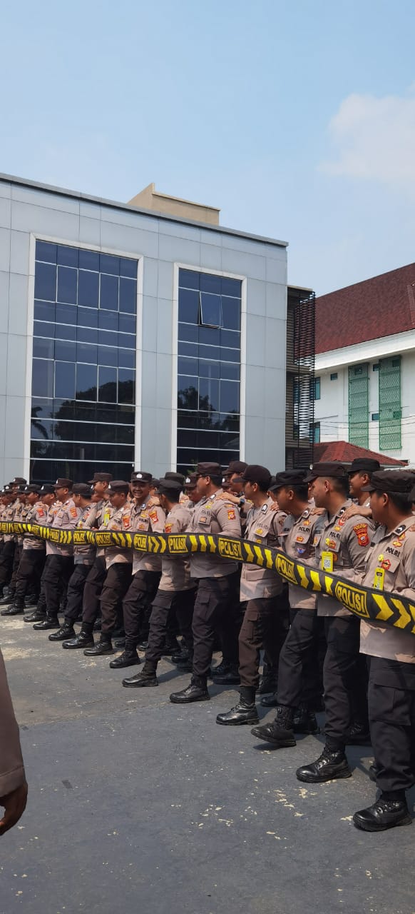 Polres Bogor Melaksanakan Latihan Dalmas Kerangka dan Team Negosiator Polwan Polres Bogor Dalam Rangka Persiapan Pengamanan Pelaksanaan Pemilu 2024