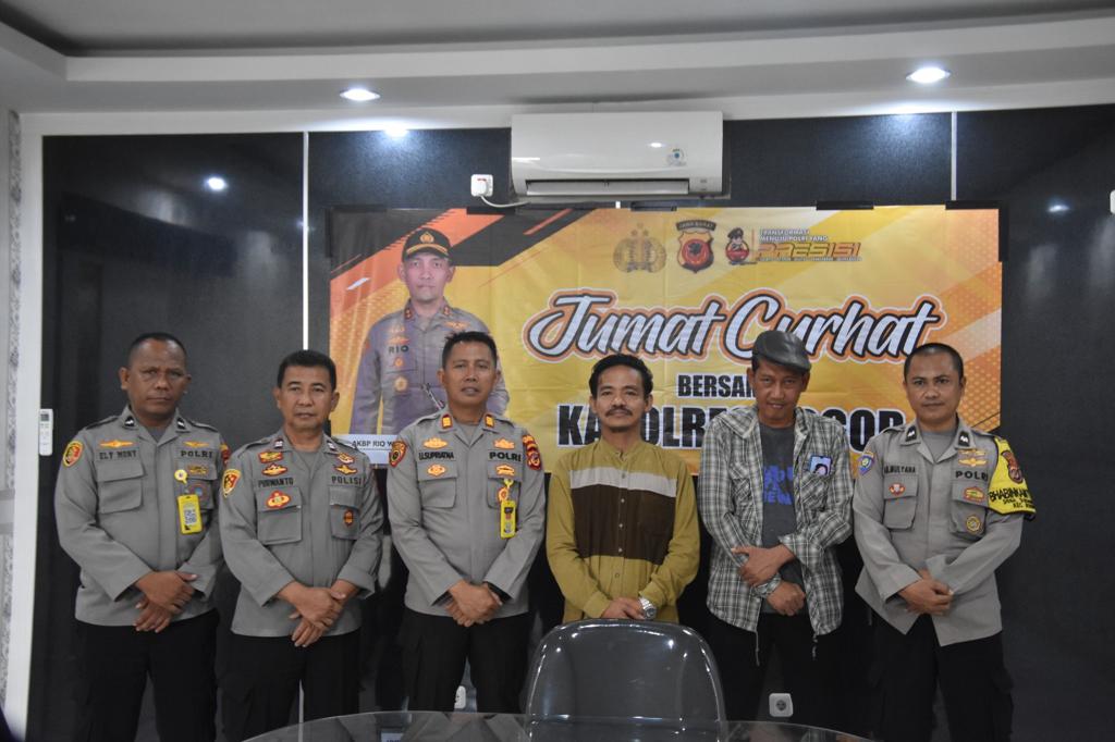 Program Jumat Curhat Polres Bogor Masih Terus Mendominasi Masyarakat Yang Akan Curhat Mencari Solusi dari Berbagai Permasalahan yang Sedang di Alaminya Kepada Pihak Kepolisian Polres Bogor