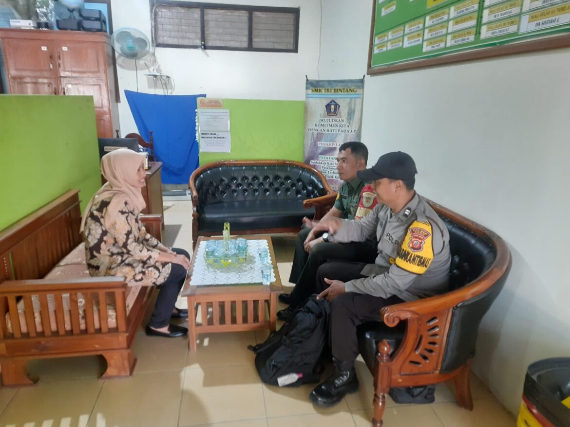 Cipta Kondisi, Polsek Lakbok Polres Ciamis Sambangi Sekolah dan Himbau Kamtibmas