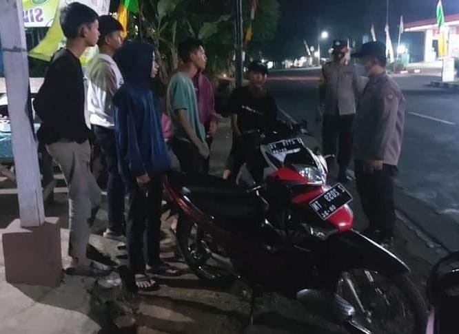 Berikan Rasa Nyaman, Polsek Cijeungjing Polres Ciamis Intens Patroli Biru di Malam Hari