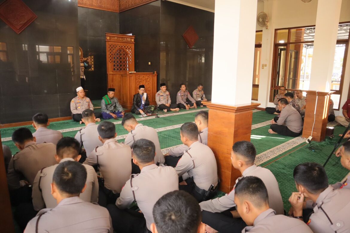 Perkuat Mental Anggota, Polres Ciamis Laksanakan Binrohtal