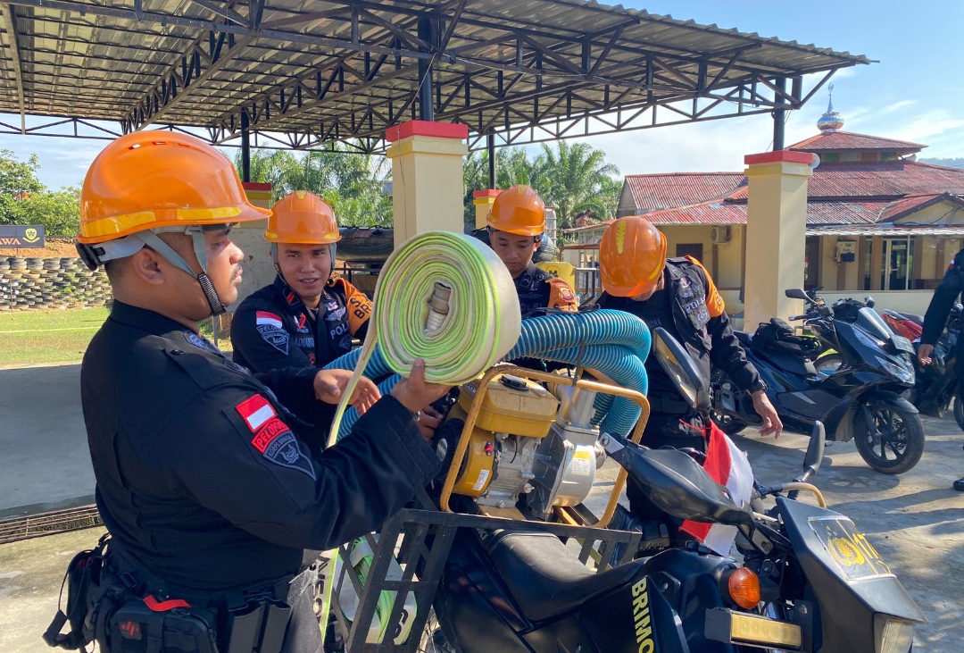 Brimob Kalbar Cek Peralatan Siap Siaga Karhutla