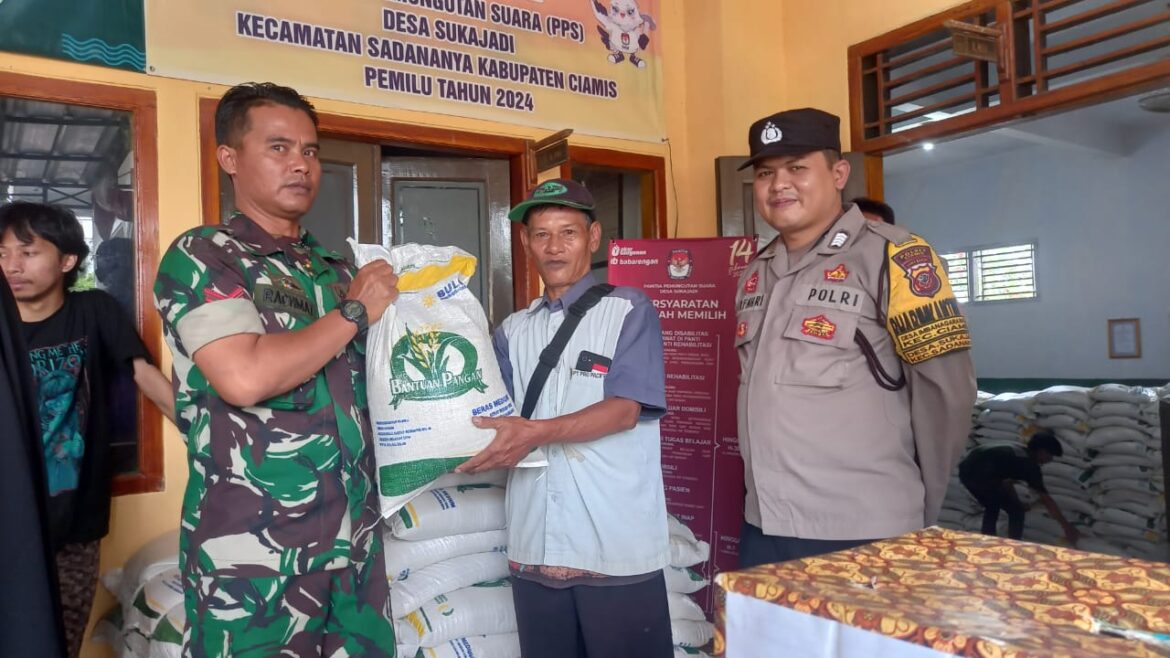 Bhabinkamtibmas Polsek Ciamis Monitoring Penyaluran BPN di Desa Sukajadi Agar Tepat Sasaran