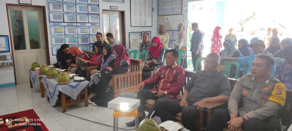 Polsek Cijeungjing Polres Ciamis Hadiri KIJB 2023 Program Cemara Kampung KB Lembur Idaman Dusun Cidewa