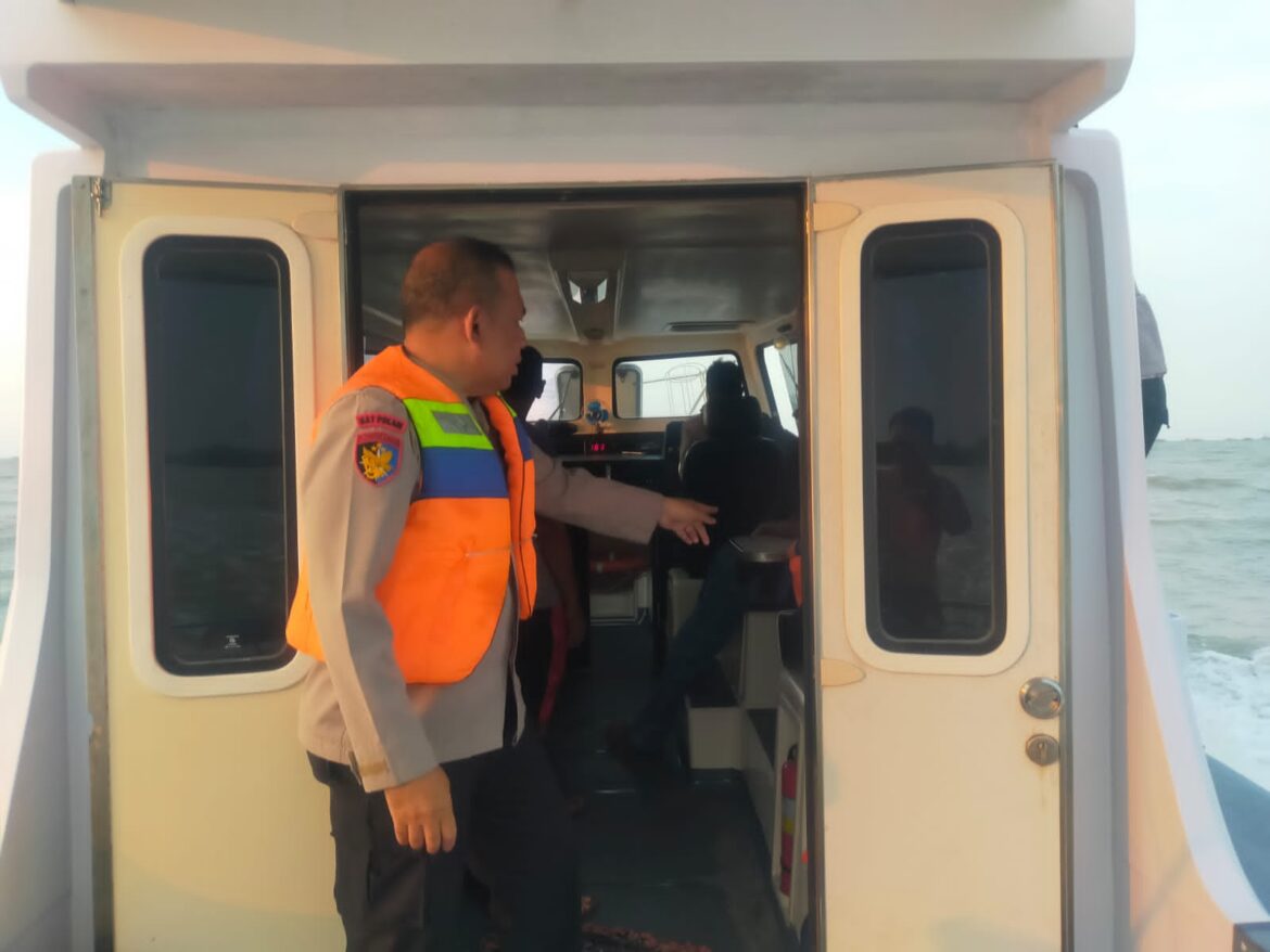 Berkat Command Center 110, Satpolair Polresta Tangerang Evakuasi Nelayan di Tengah Laut