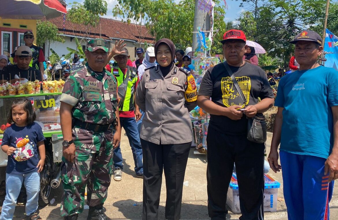 Sinergi Dengan Koramil 1301/Ciamis Polsek Ciamis Polda Jabar Monitoring Jalan Sehat di Desa Mekarjadi