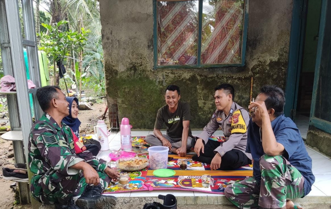 Antisipasi Gangguan Kamtibmas, Polsek Lakbok Polres Ciamis Sambang ke Warga Kalapasawit