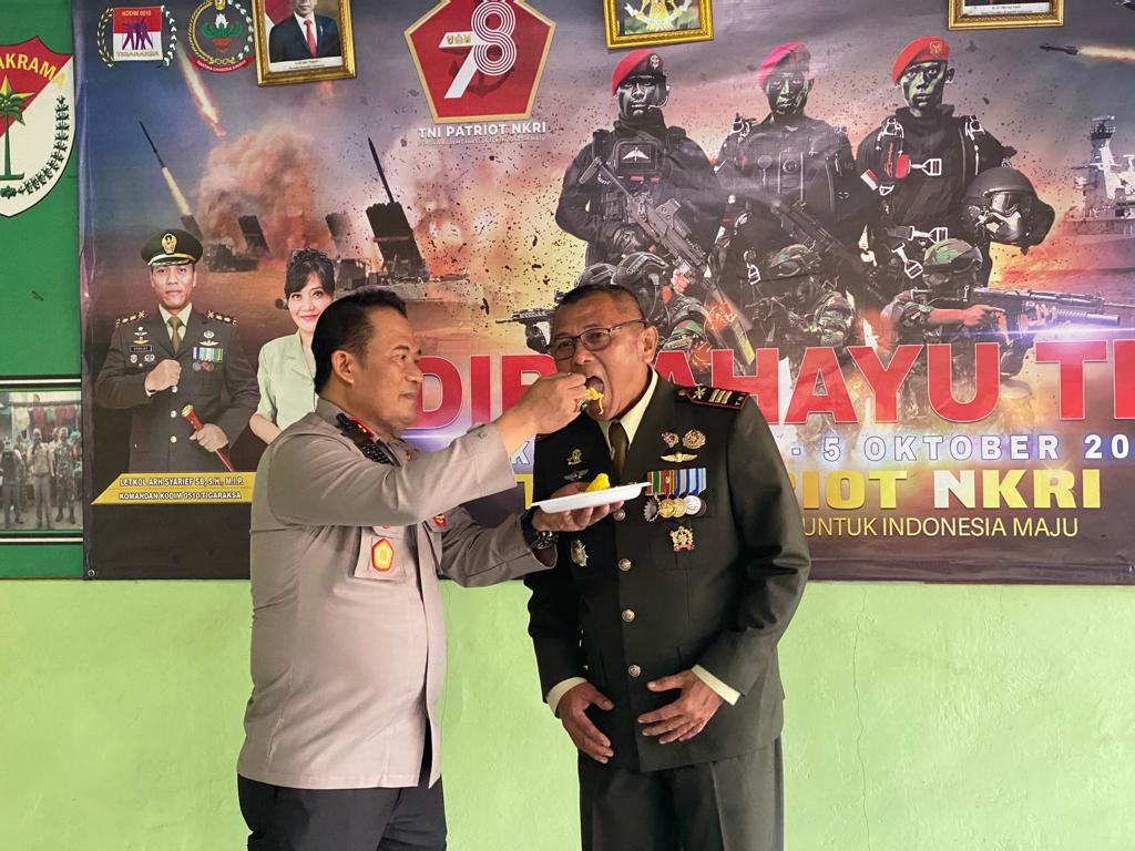 Koramil 12/Rajeg Dapatkan Kejutan Dirgahayu Dari Polsek Rajeg
