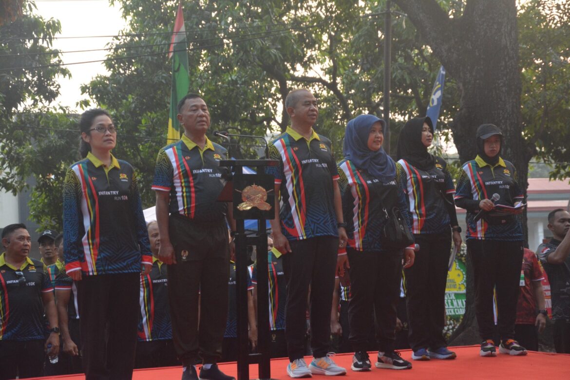 Dankodiklatad Ikuti Infantry Run Dalam Rangka HUT -78 Korps Infantri