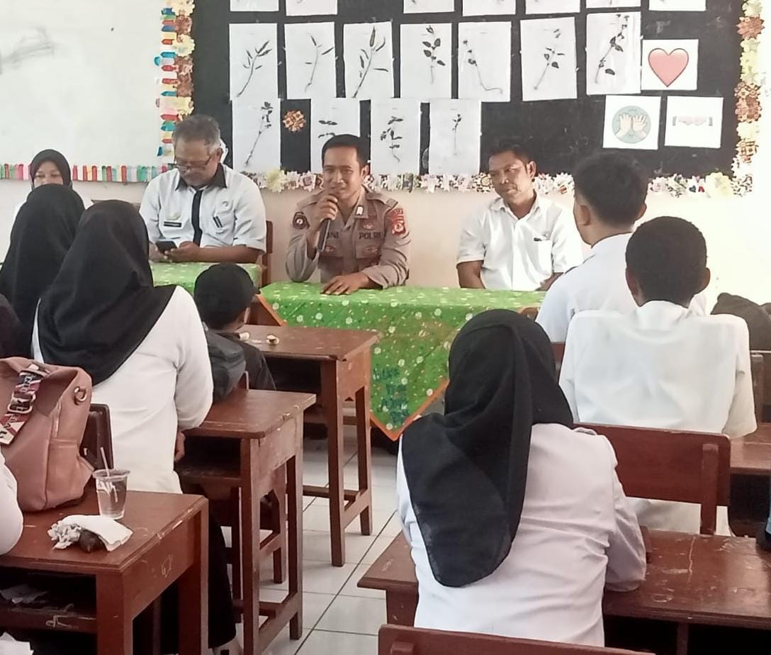 Polsek Panjalu Polres Ciamis Binluh ke Guru SD di Desa Maparah